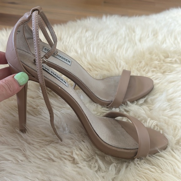 STEVE MADDEN ‘Stecy’ Stiletto size 8.5US - Picture 3 of 6